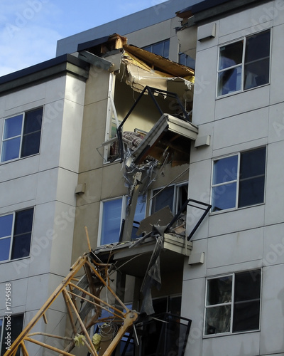 crane accident in bellevue washington