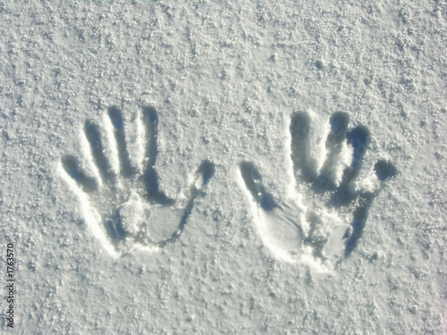 snow hands
