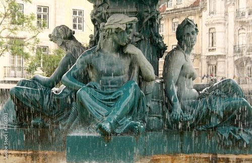 rossio fountain detail photo