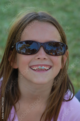 girl with sunglasses