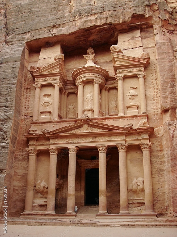 tomb in jordan