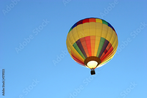 hot air balloon © MaxFX