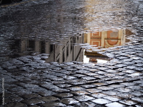 Obraz na płótnie reflection in puddles after rain