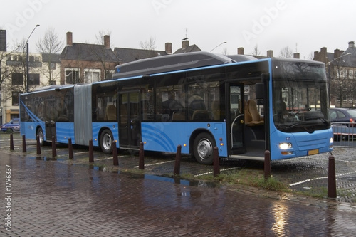 articulated bus