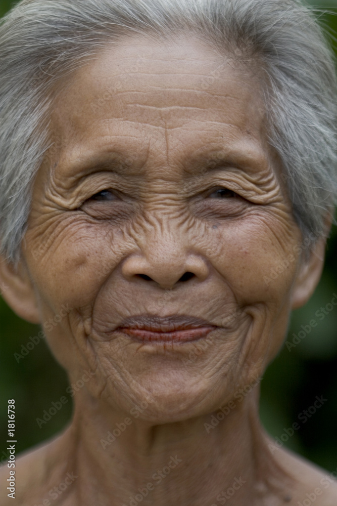 portrait einer alten frau portrait einer alten frau