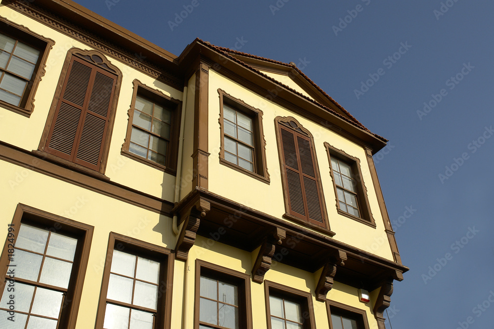 Obraz premium yellow house