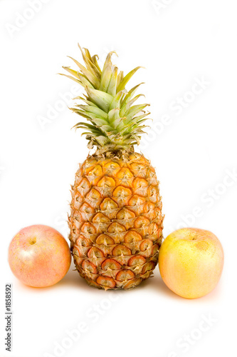 two apples and ananas