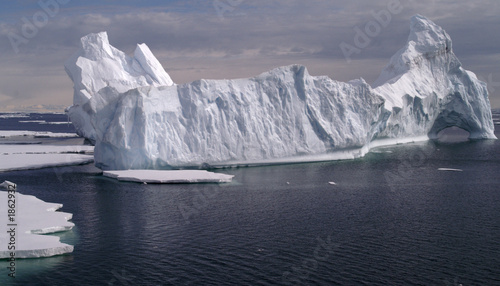iceberg © antoine perroud
