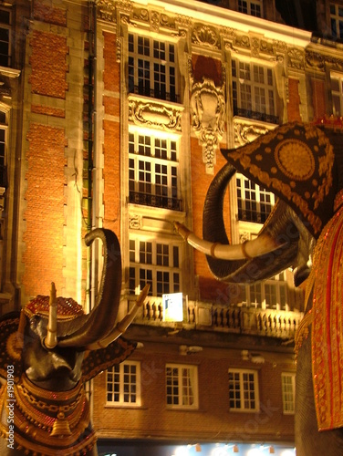 Canvas Print elephants dans les rues de lille