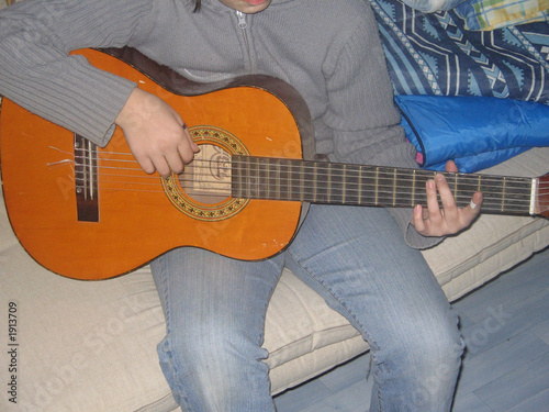 Wallpaper Mural guitariste 2 Torontodigital.ca