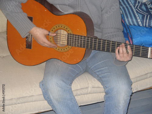 Wallpaper Mural guitariste 1 Torontodigital.ca