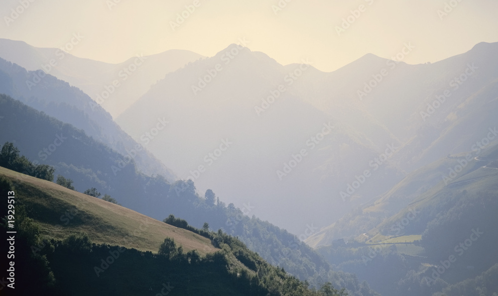 Naklejka premium pyrenees mountains