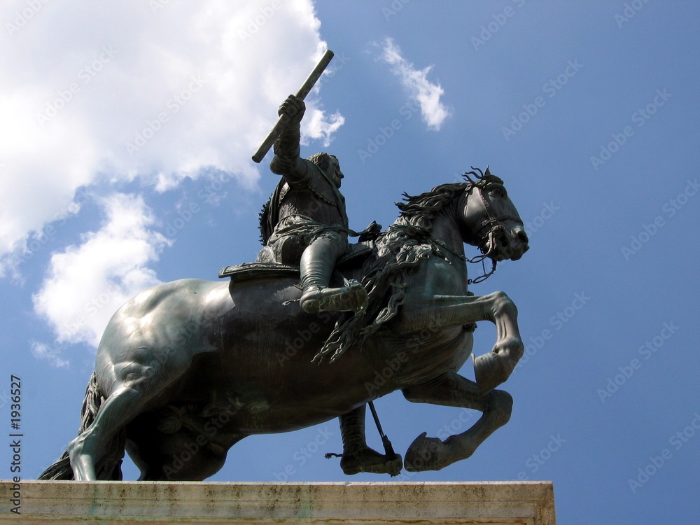 madrid statue