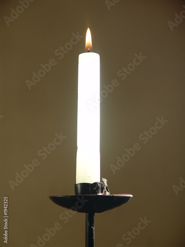 candela da chiesa su candeliere