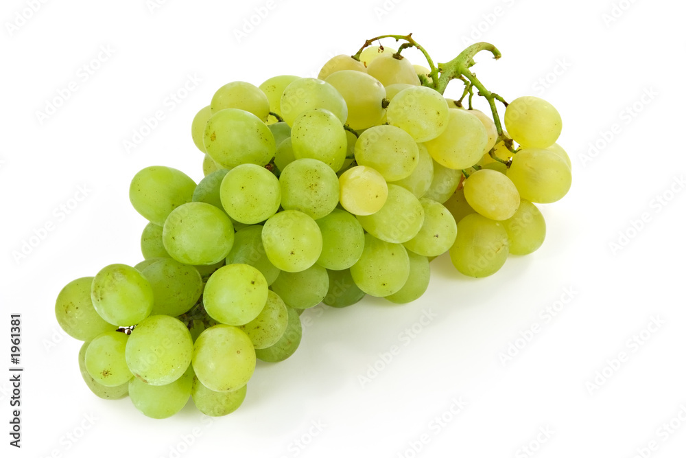 bunch of white grapes