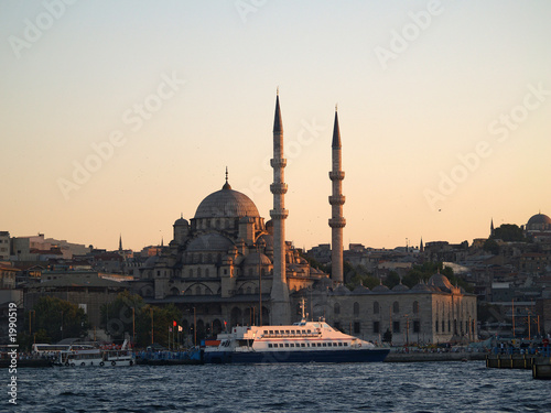 mezquita nueva al atardecer, estambul photo