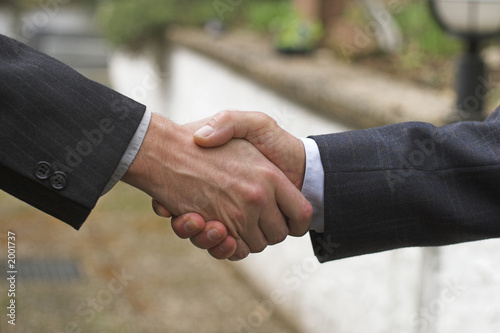 shakehands4