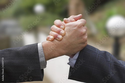 shakehands11