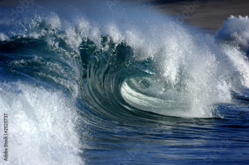 Fototapeta Naklejka Na Ścianę i Meble -  giant wave breaking