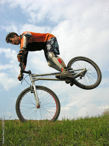 Fototapeta Naklejka Na Ścianę i Meble -  bike trick