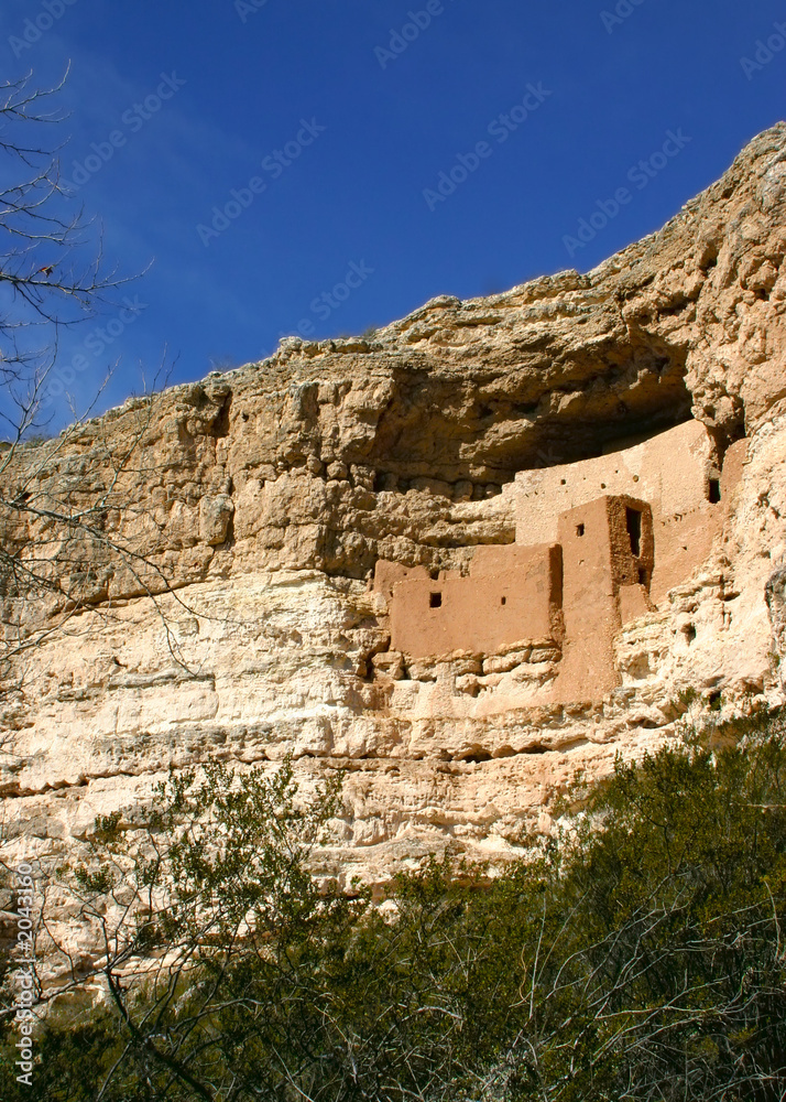 montezuma's castle vertical