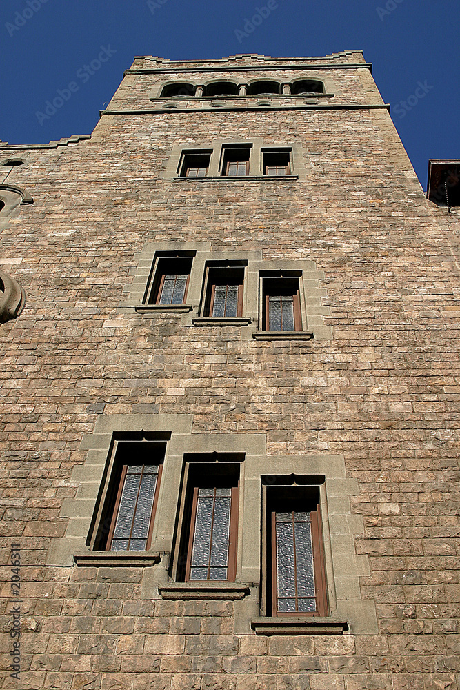 fachada gótica de barcelona