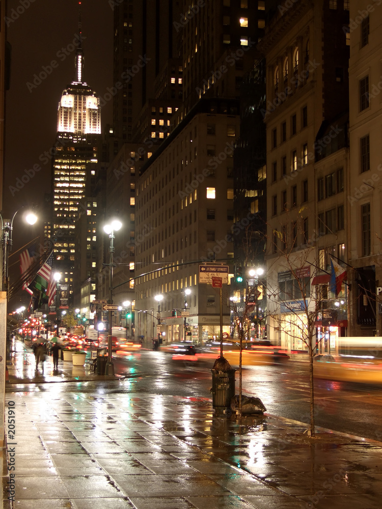 5th avenue by night