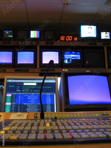 régie tv contre-plongée