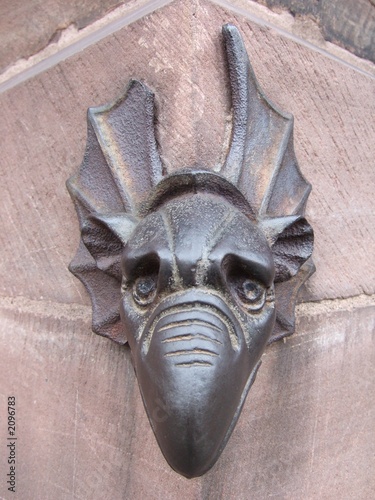 gargouille sur la cathédrale de strasbourg photo