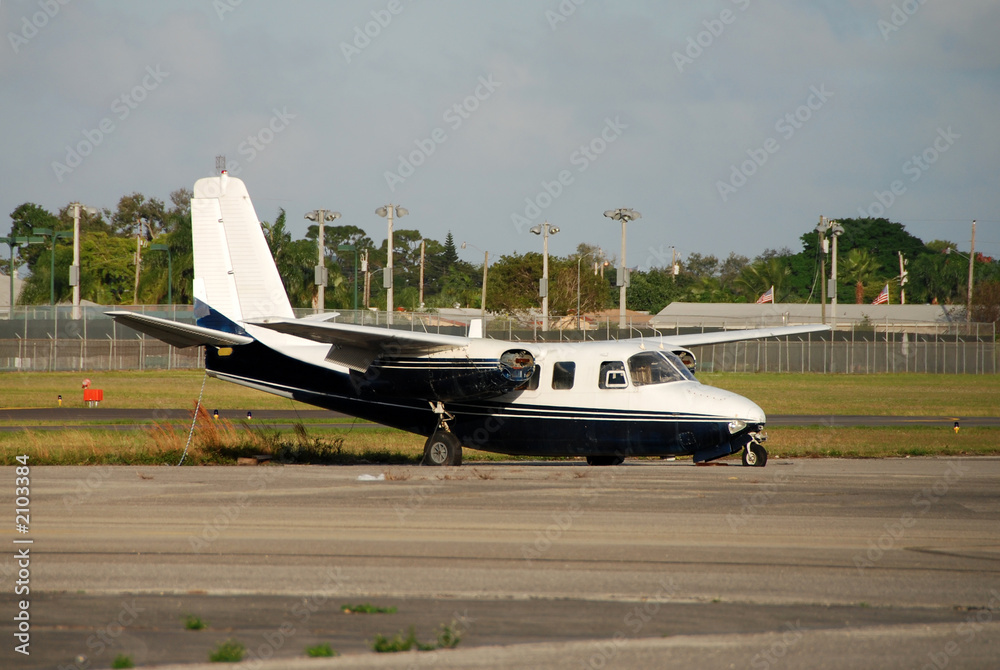 crash landed airplane on runway