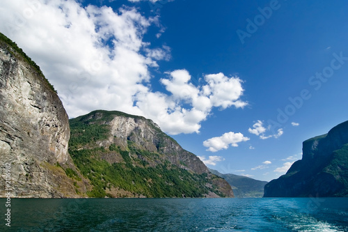 norway fjord scenic © Tyler Olson