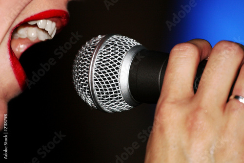 chanteuse micro