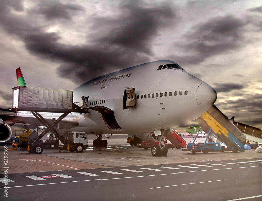 Obraz premium loading the plane