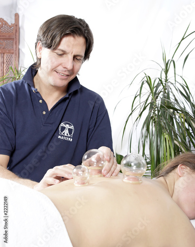 massage schröpfen photo