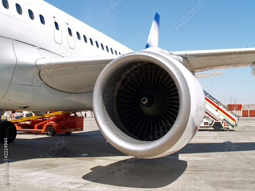 turbina del motor de un avion