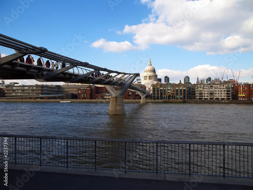 millenniam bridge in city of london