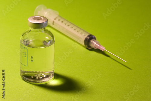 Photo vial of drugs with syringe