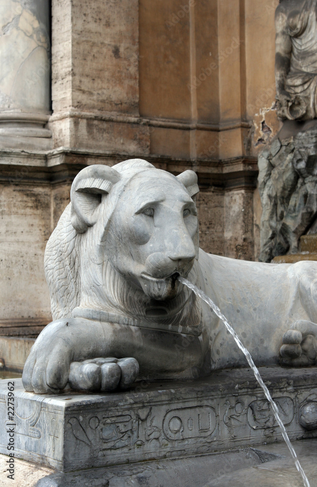 lion statue lion statue