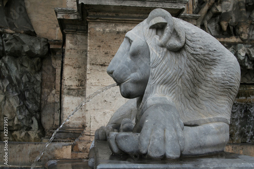 lion statue