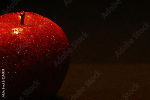 red apple