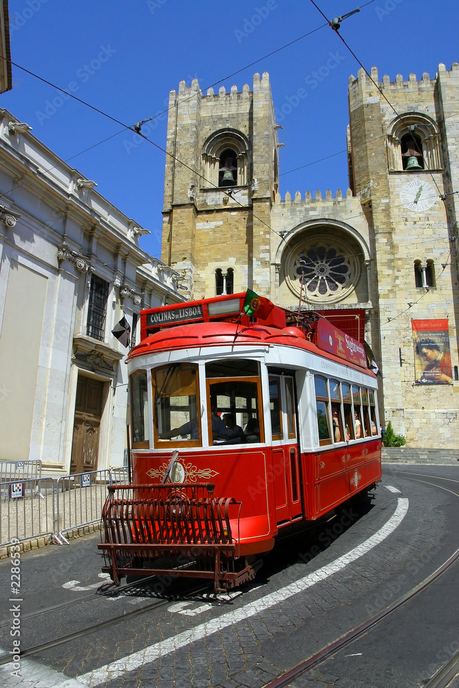 lisbon red tram
