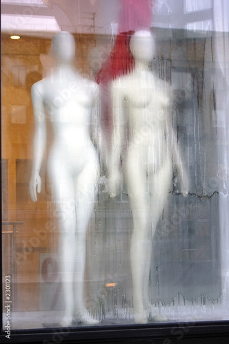 shop-front inhabitants