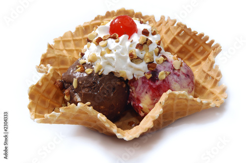 Fotografia, Obraz waffle basket with ice-cream