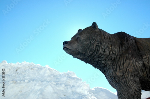 grizzly statue male