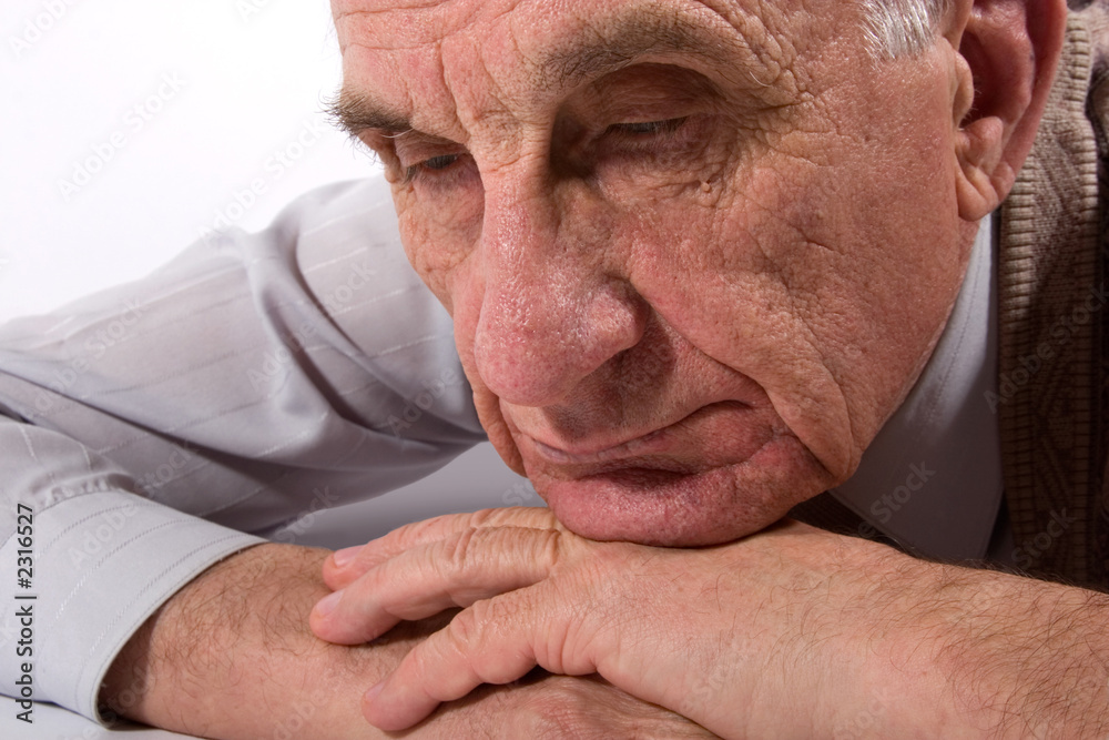 Obraz premium thoughtful old man