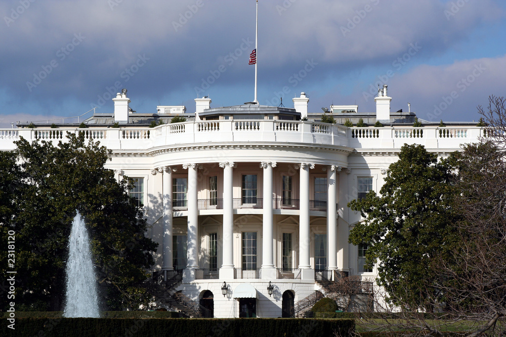 Fototapeta premium white house south lawn 2
