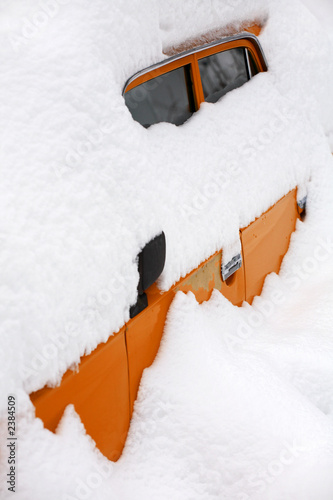 snowy car photo