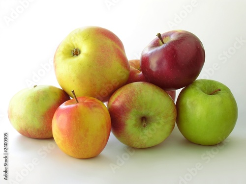 several apples