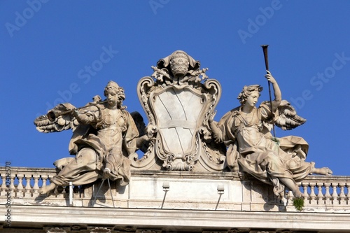 sculpture sur toit