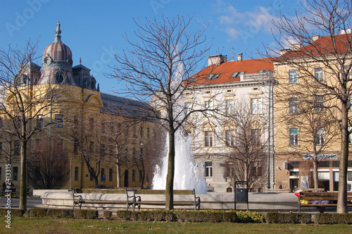 park mit springbrunnen in zagreb